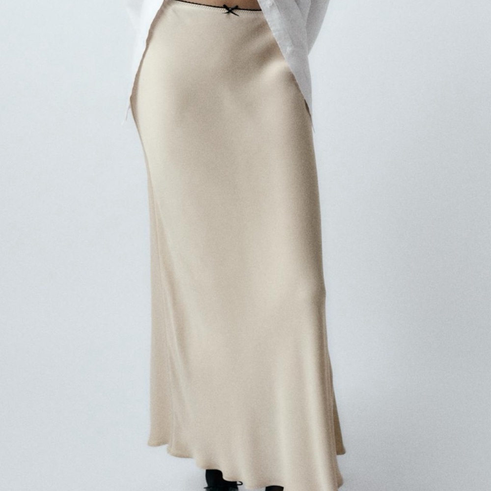Zara Satin Effect Beige Slip Skirt with black bow detailing
